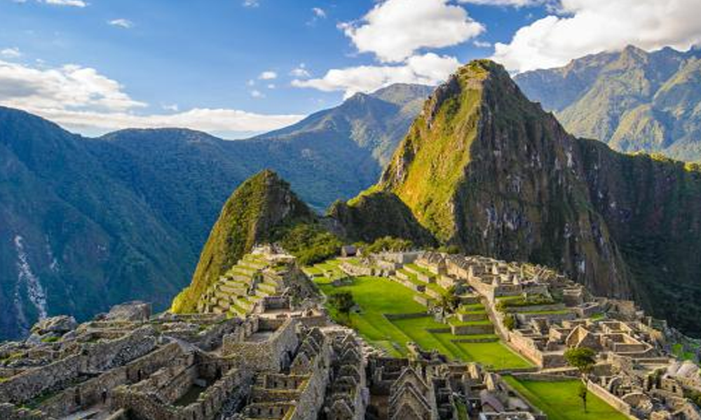 Machu Picchu Pueblo: Gerbang Menuju Keajaiban Inca