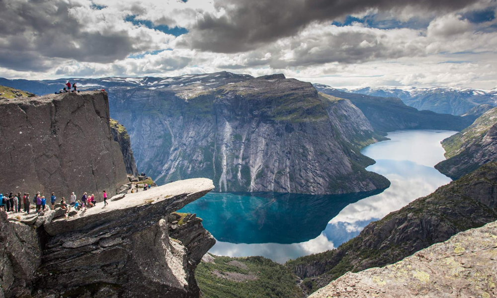 Trolltunga: Lidah Troll yang Menggoda